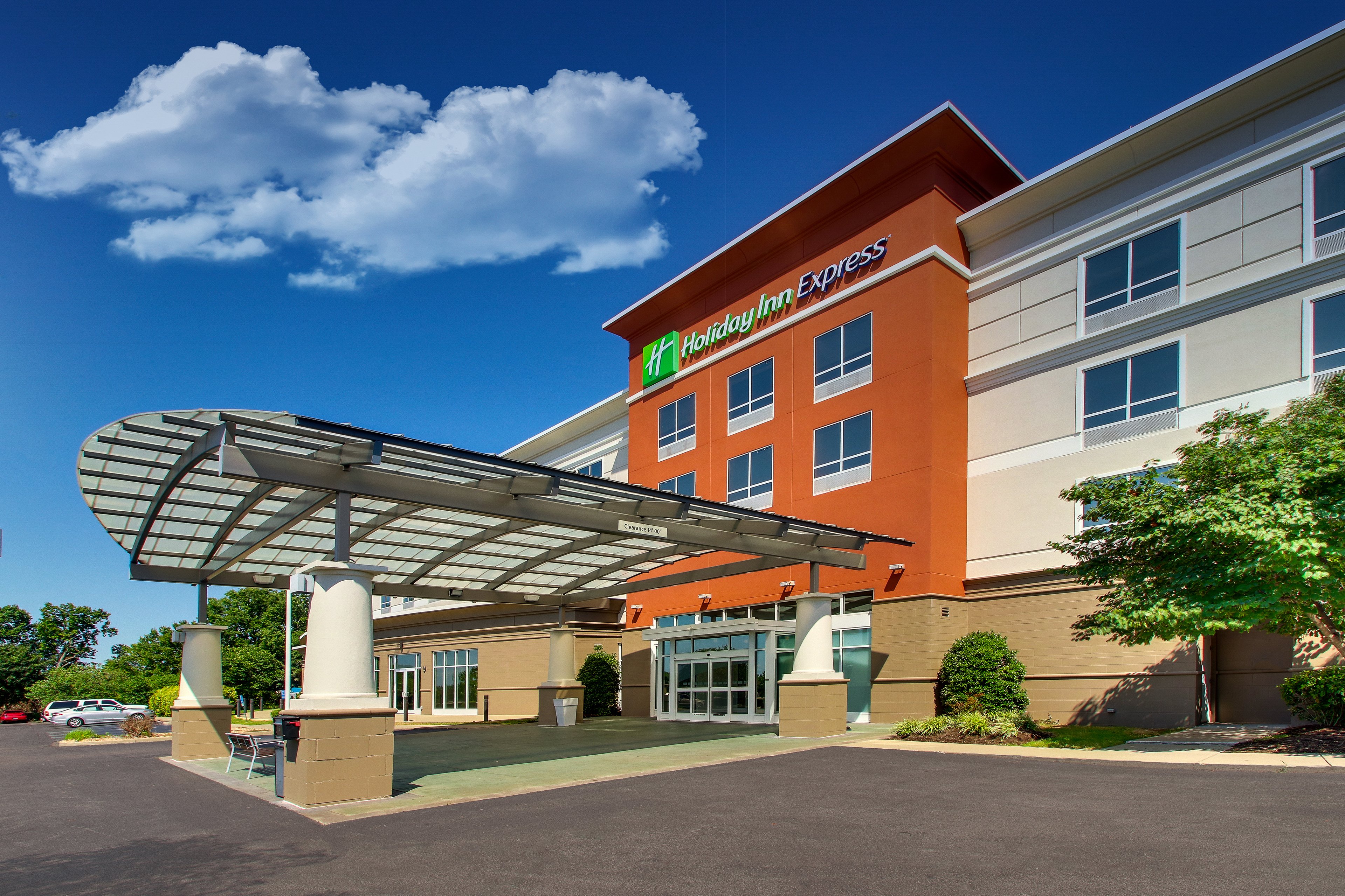 Holiday Inn Express Lexington North Georgetown 48/48