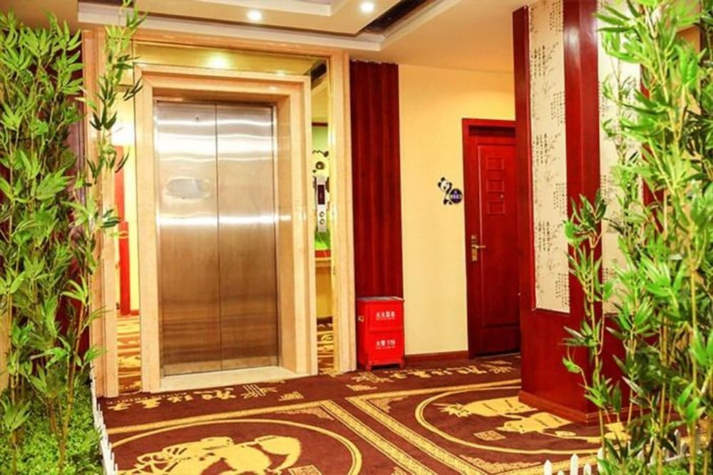 Panda Prince Hotel (Chengdu Xinhua Park) 39/44