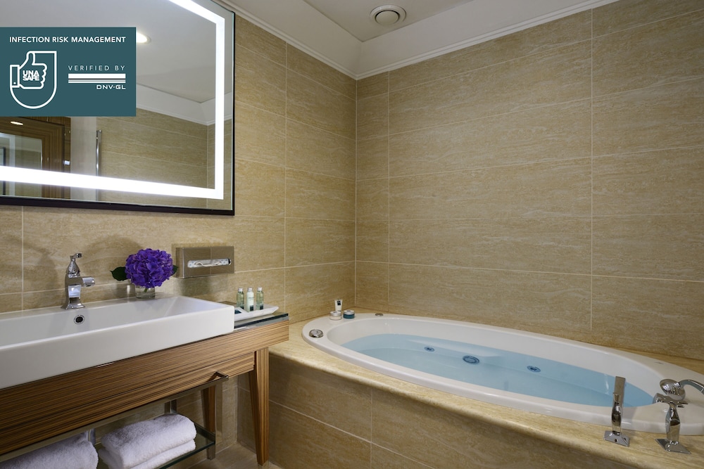 UNAHOTELS Deco Roma 36/79