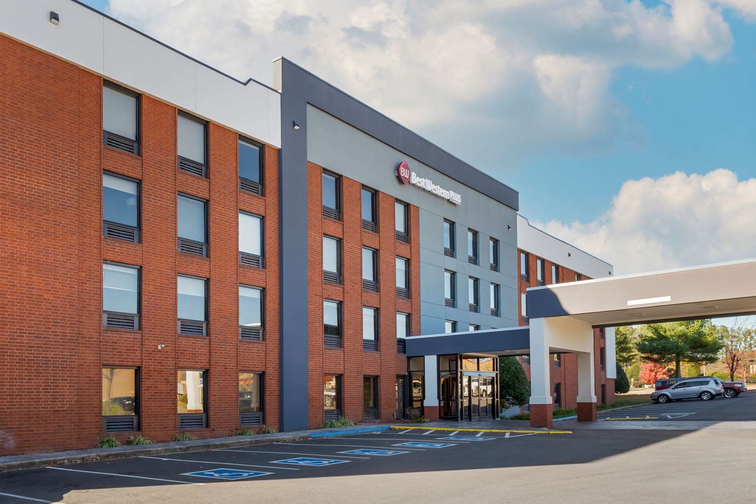 Best Western Plus Executive Hotel in RICHMOND - VA