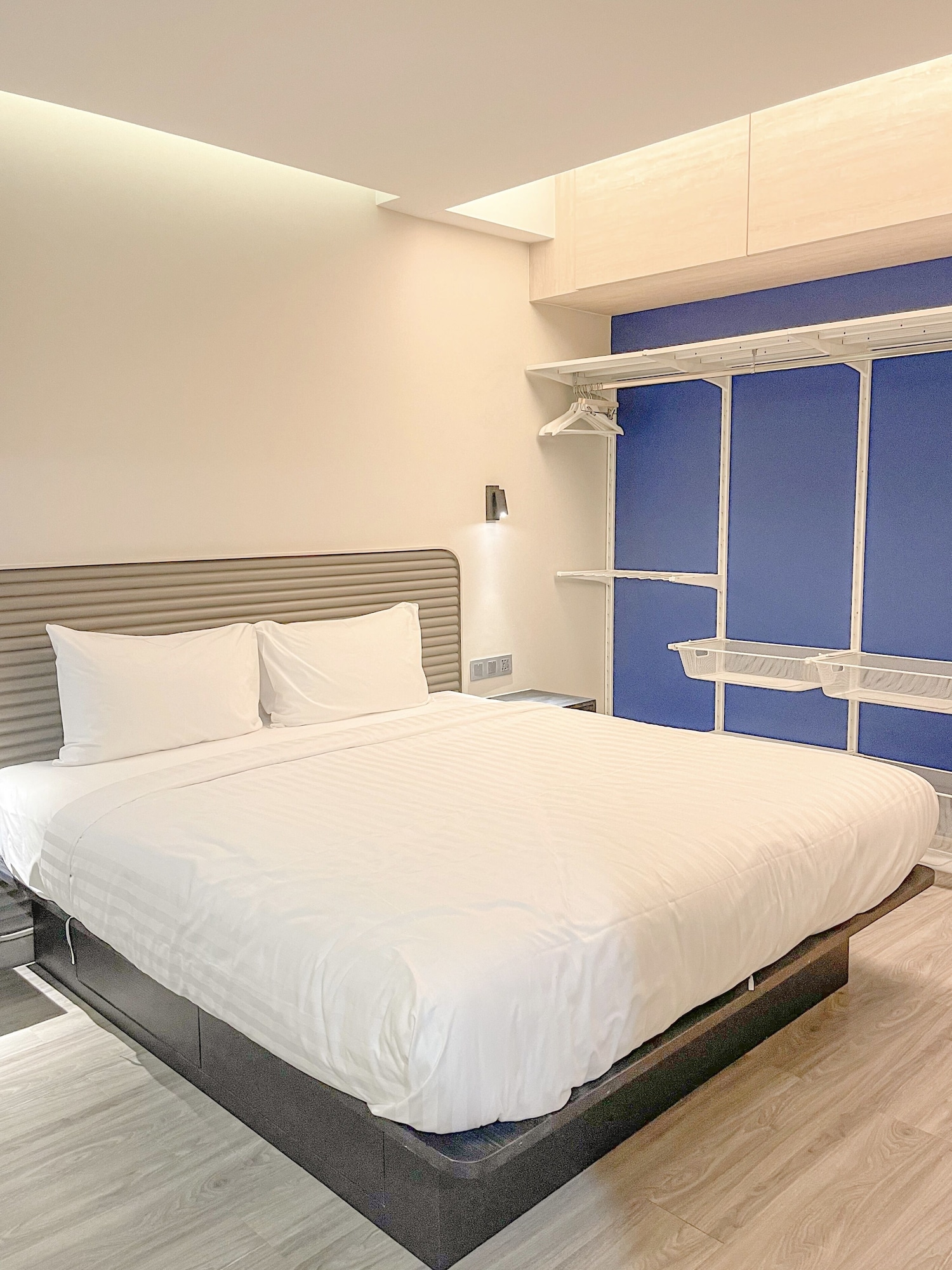 1 BEDROOM, FAMILY SUITE