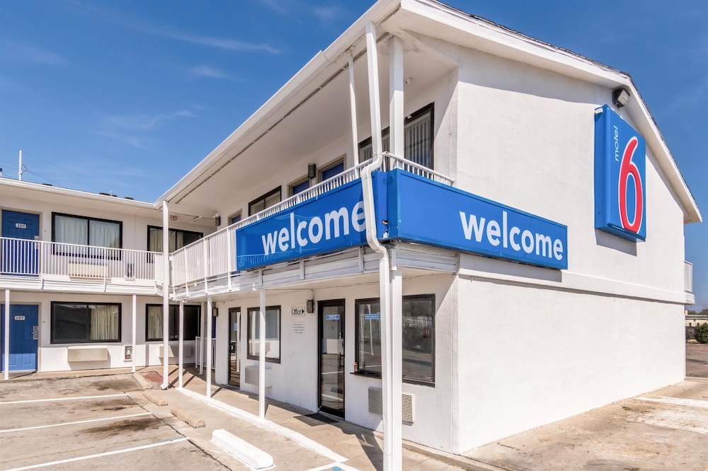 Motel6 Fort Worth, TX - North 6/33