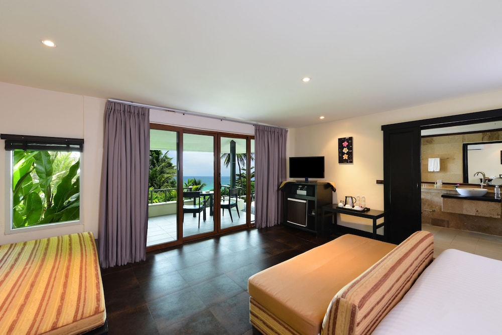 ANDAMAN WHITE BEACH RESORT 39/70