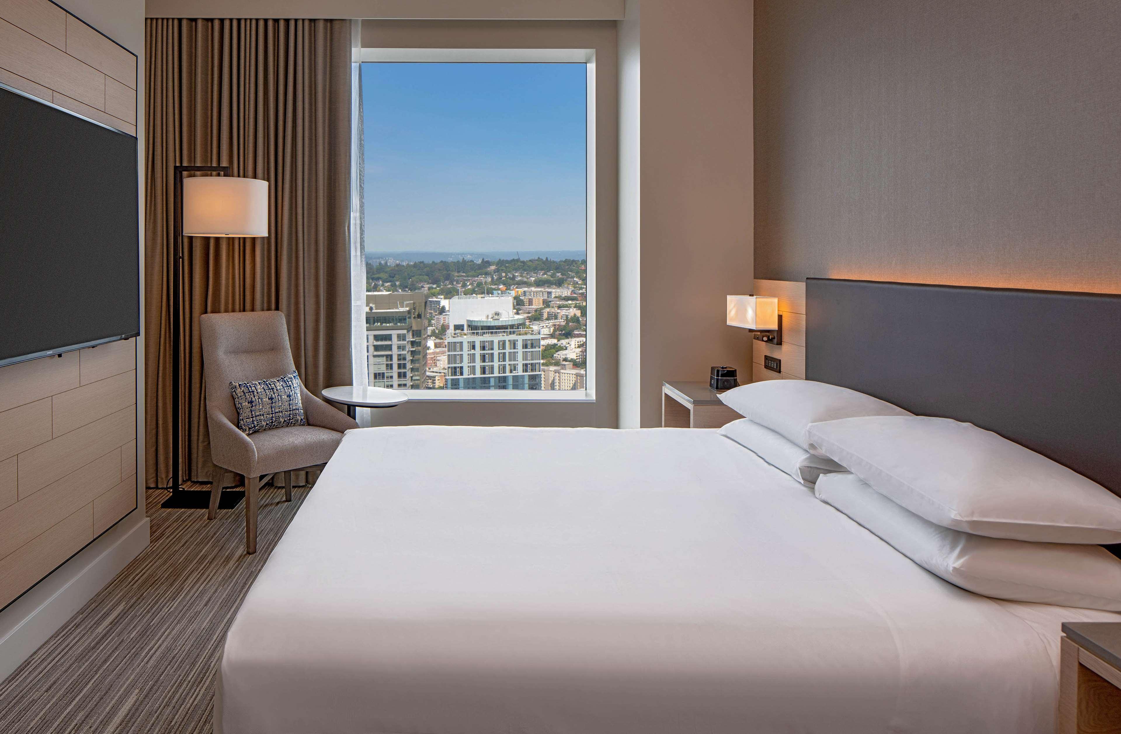 Regency, Suite