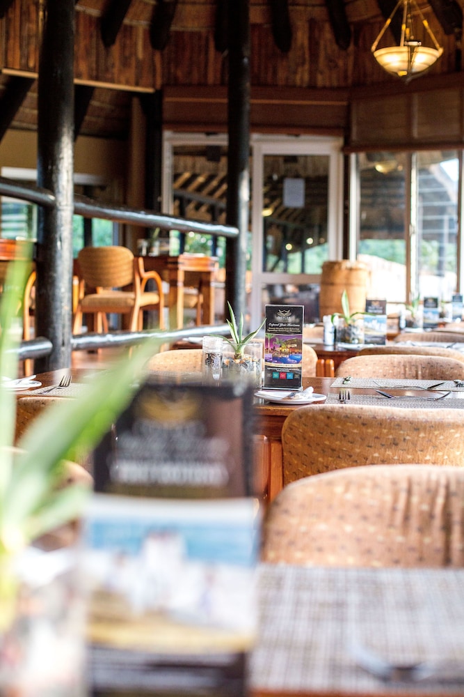 PREMIER RESORT MPONGO PRIVATE GAME RESERVE 39/50