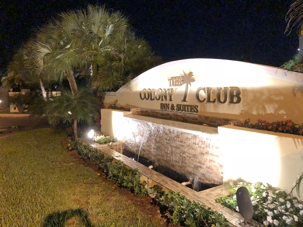 THE COLONY CLUB INN AND SUITES 51/55