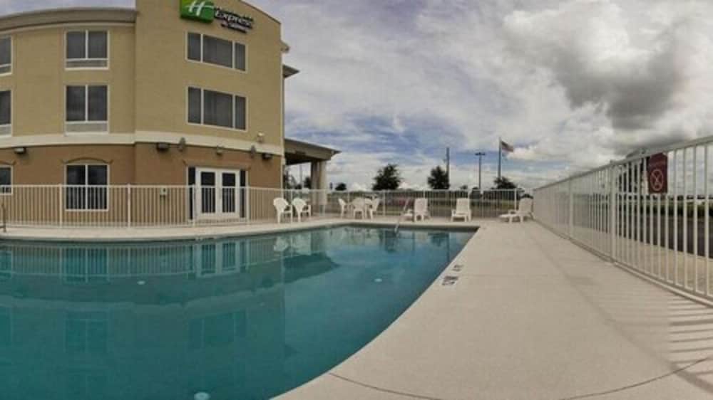 Holiday Inn Express Hotels And Suites Brooksville West 10/56