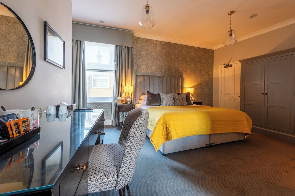 Royal Wells Hotel 33/71