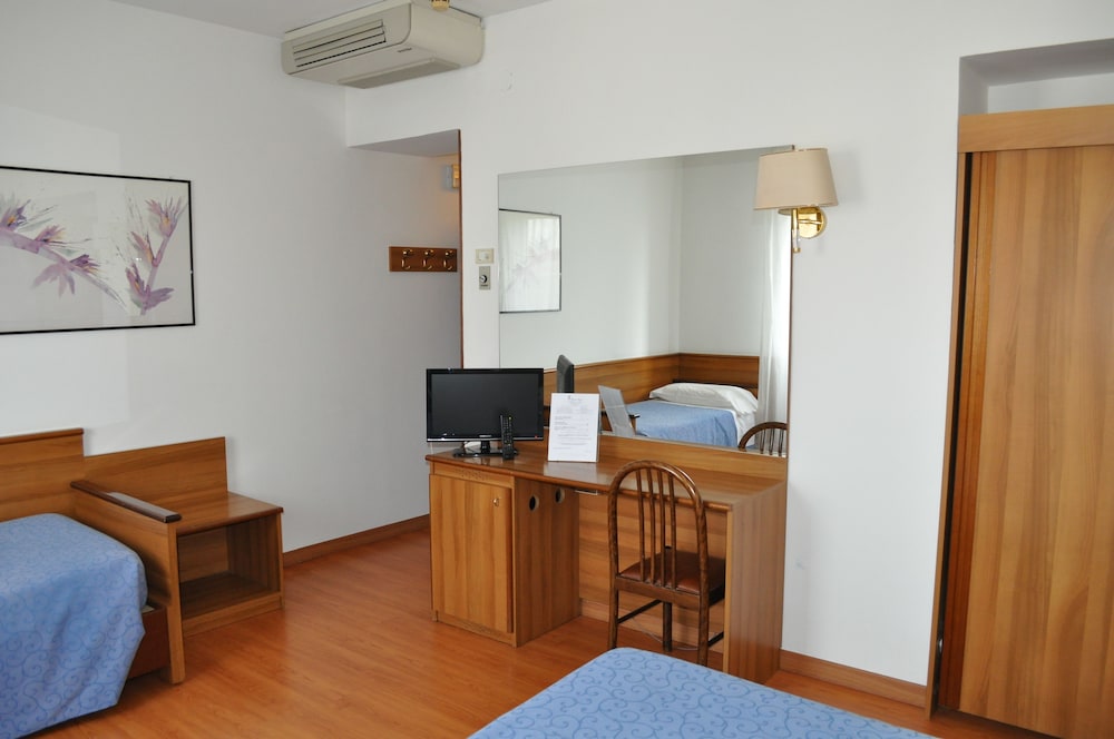 IGEA HOTEL 18/50