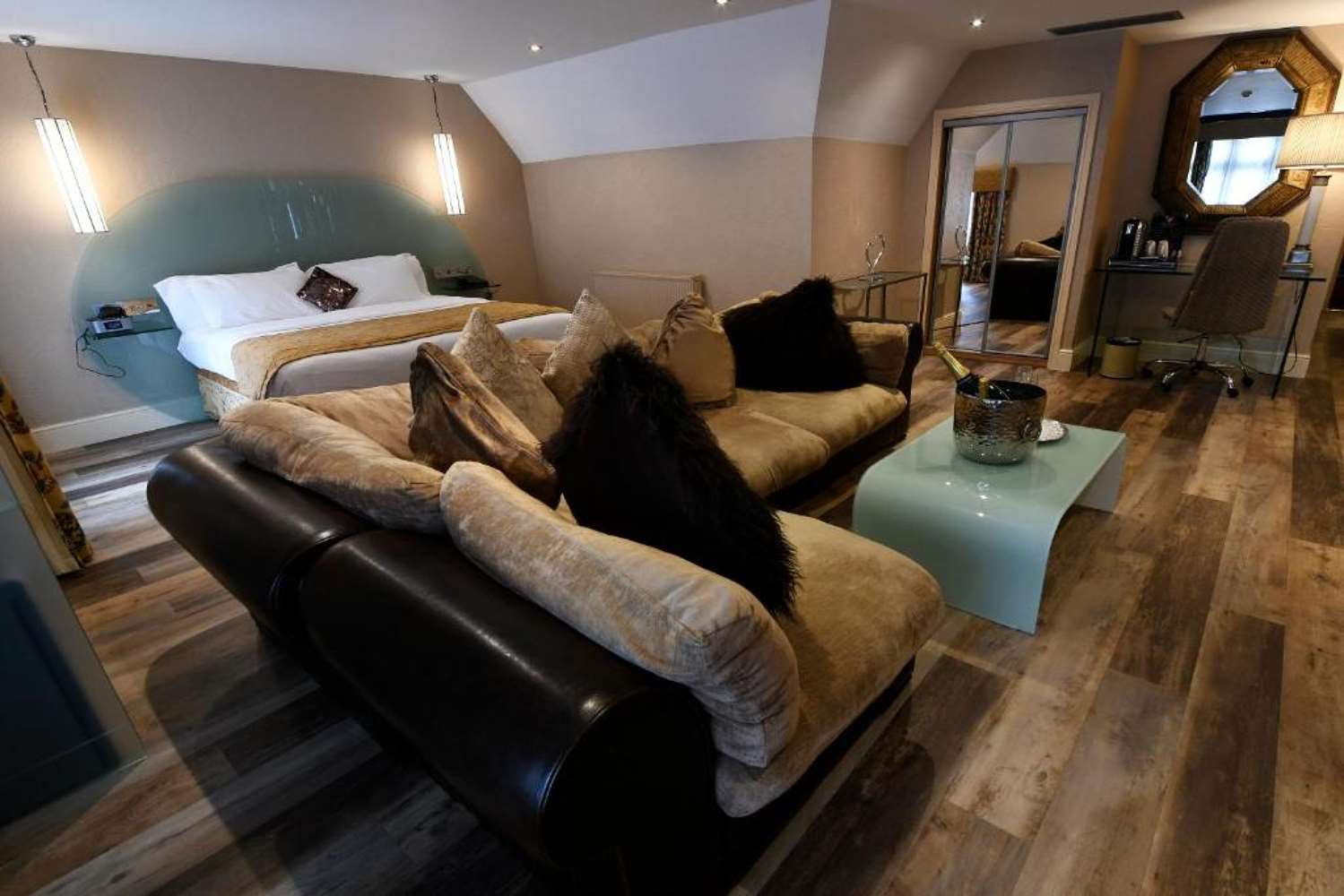 Suite, King Bed, 2 Bathrooms, Ground Floor