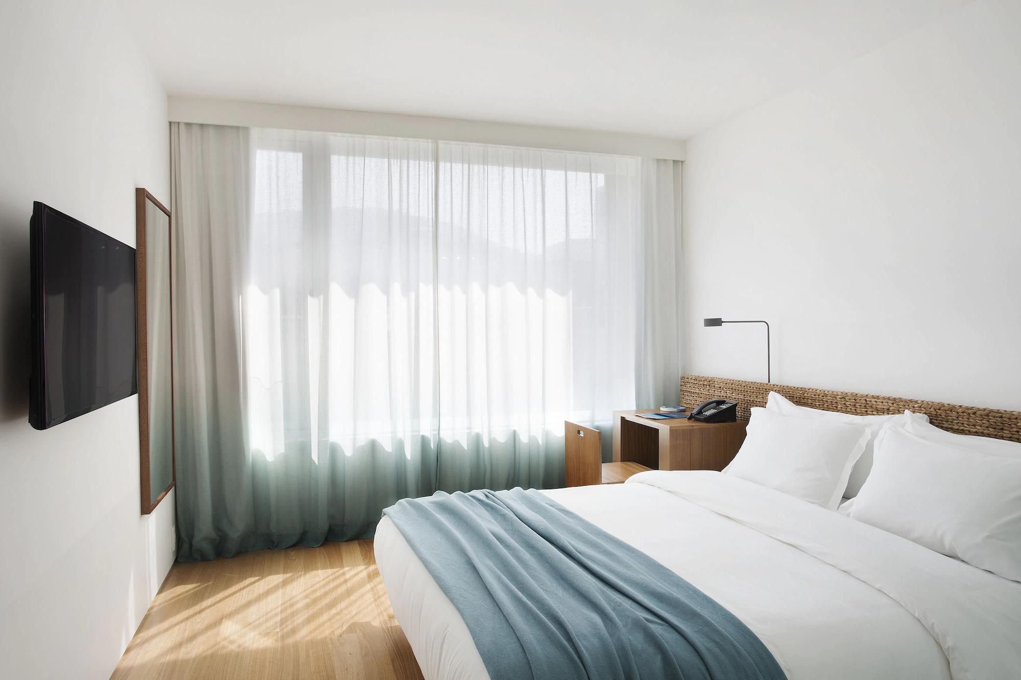 Superior, Double Bed, Street View