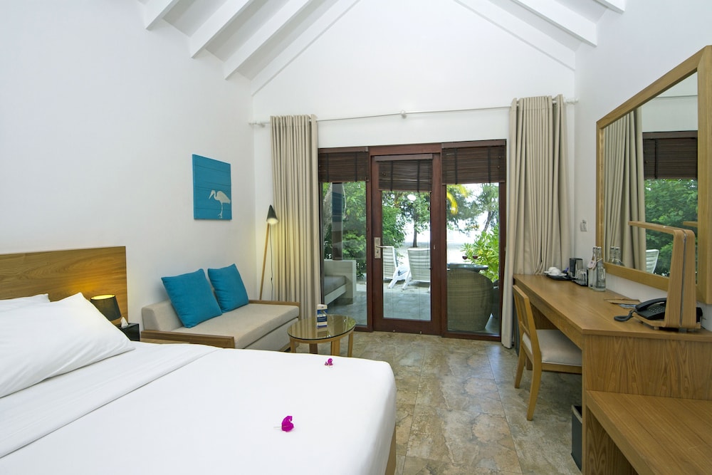 Summer Island Maldives 9/64