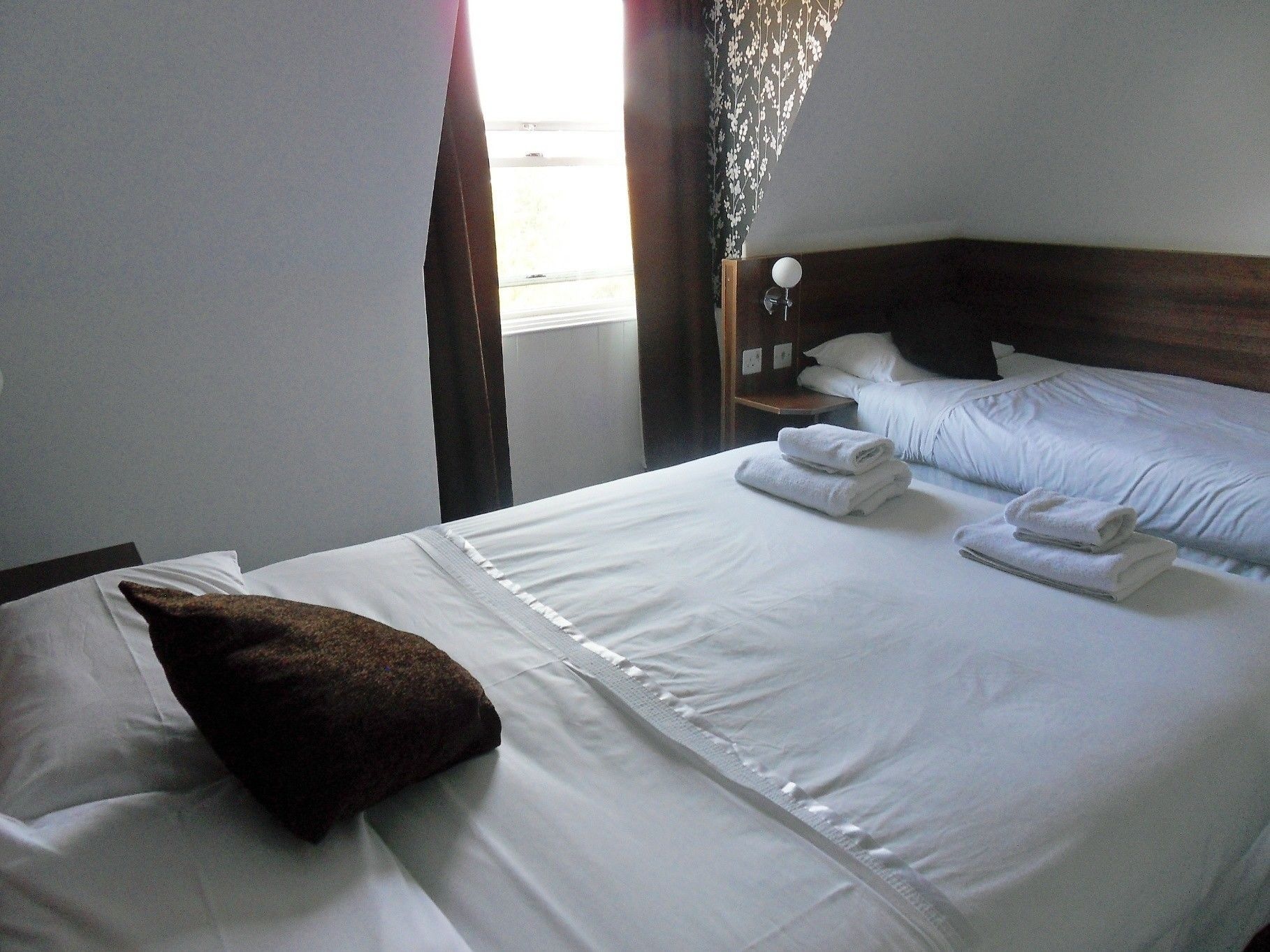 Comfort, 1 Double and 1 Single or 3 Single Beds