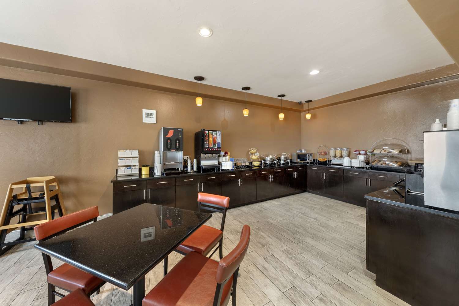 Best Western Greentree Inn & Suites 24/27