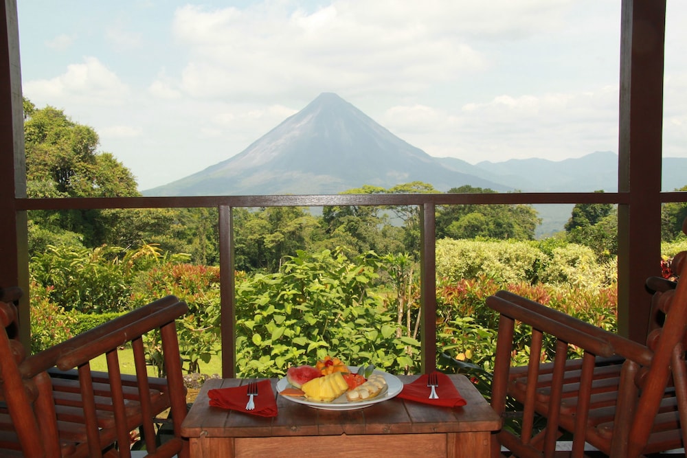 Arenal Lodge 52/73