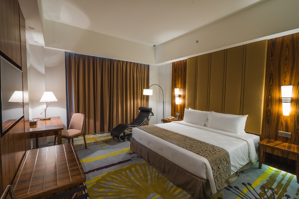 Signature, King Bed