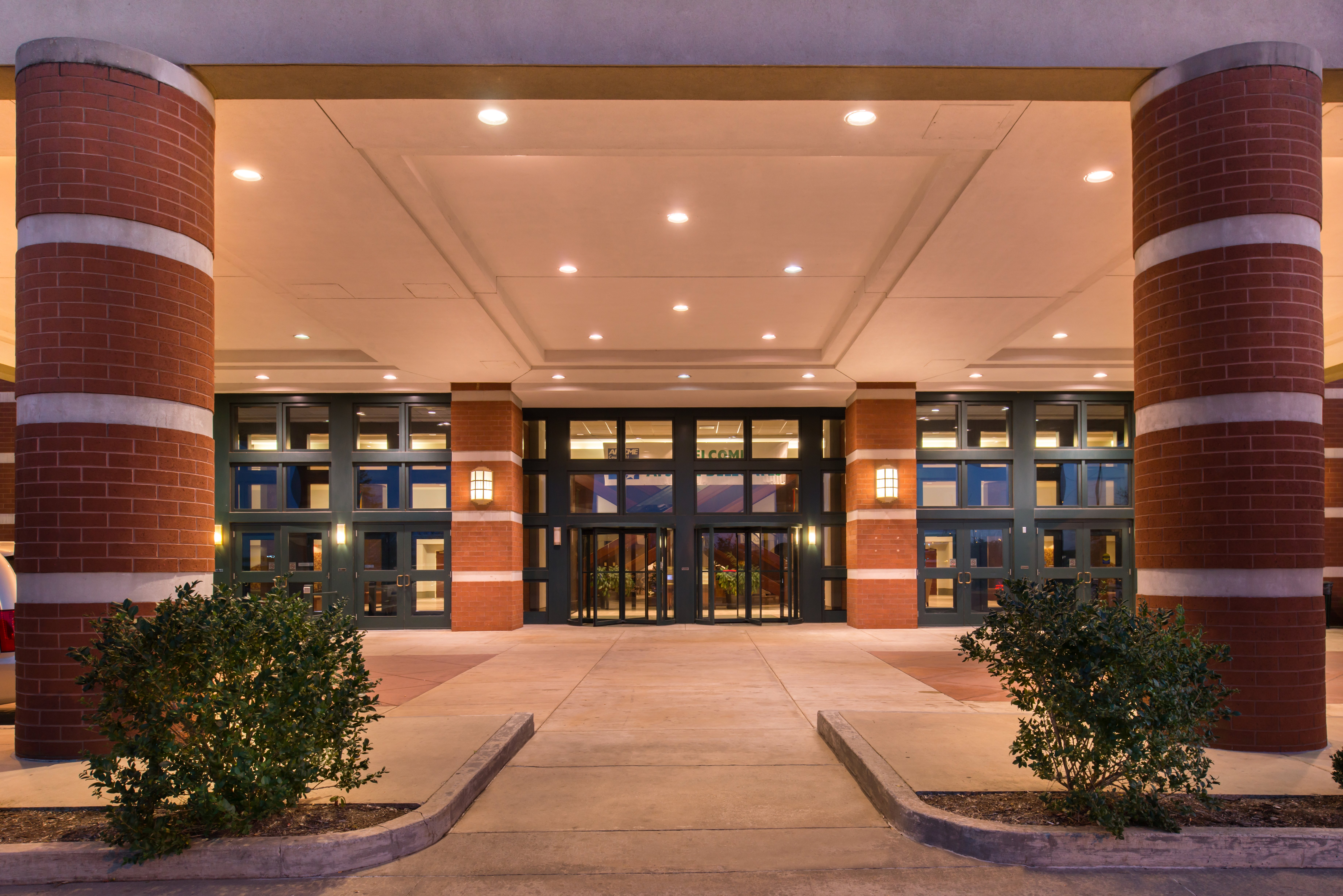 Crowne Plaza Springfield Convention CTR 7/77