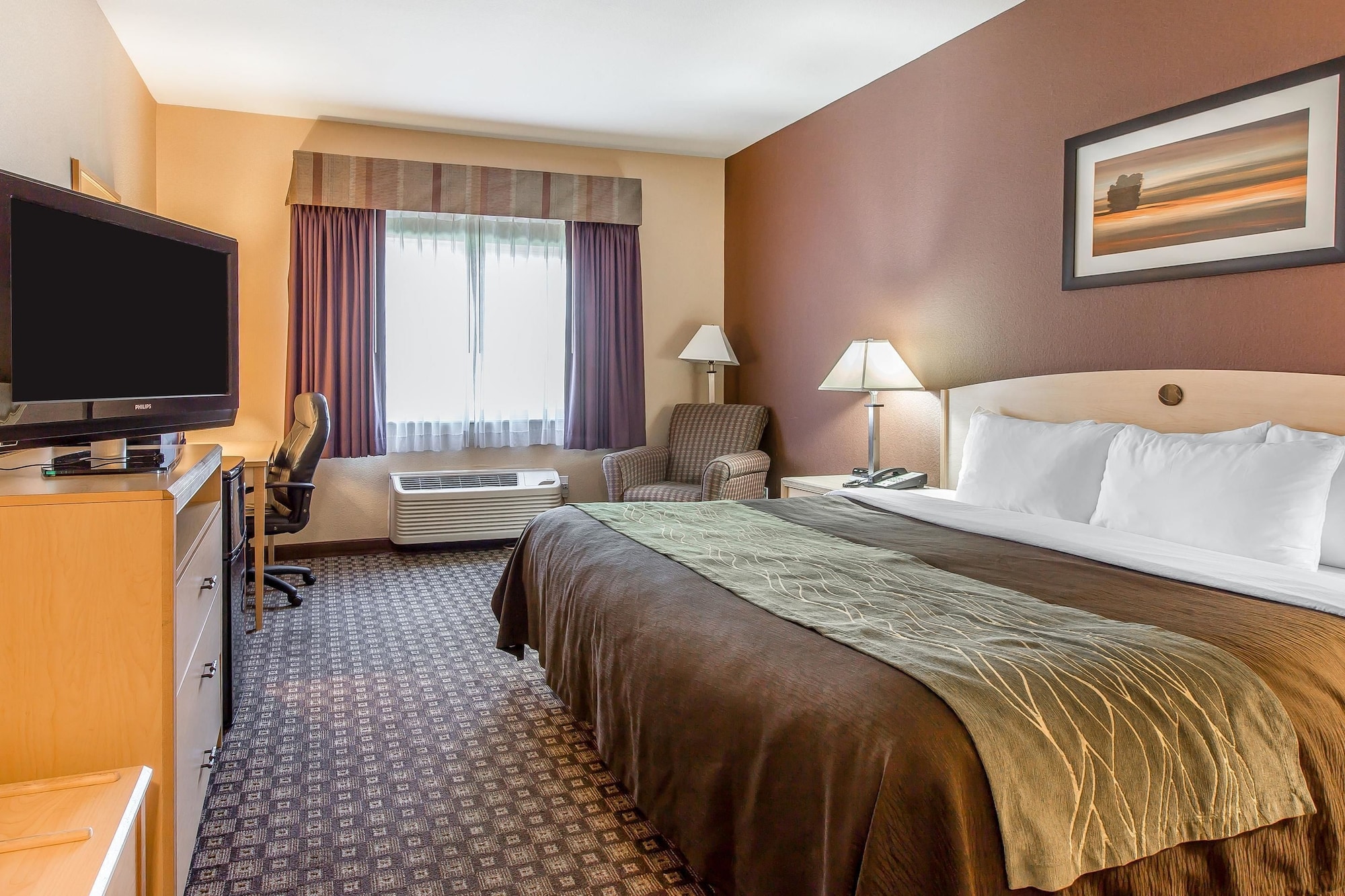 Standard, King Bed, Accessible, Quality Inn & Suites Loveland 2/10