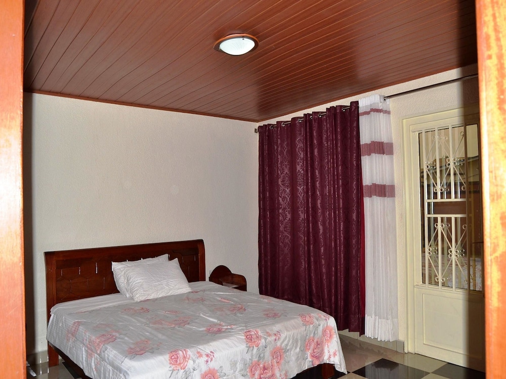 Martin Aviator Hotel 42/70
