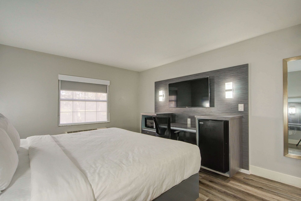 UPGRADE, KING BED