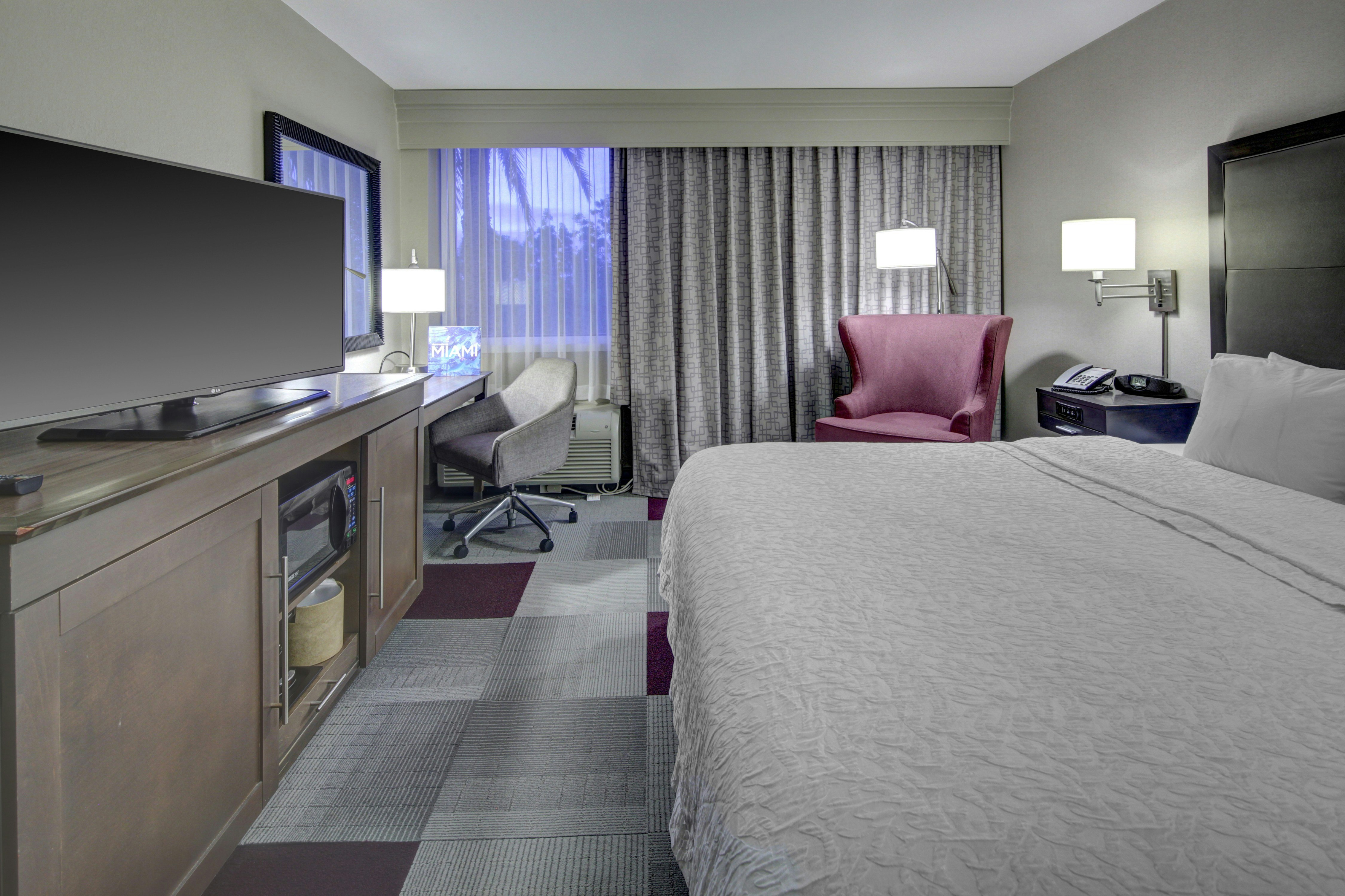 ROOM, KING BED, ACCESSIBLE