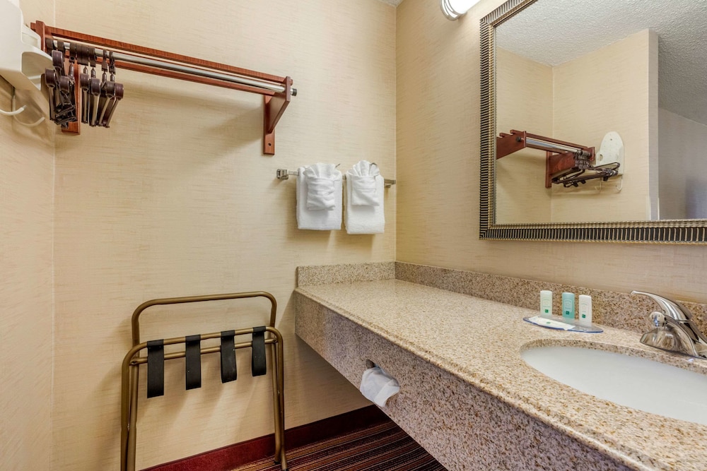 Quality Inn Exit 4 54/55