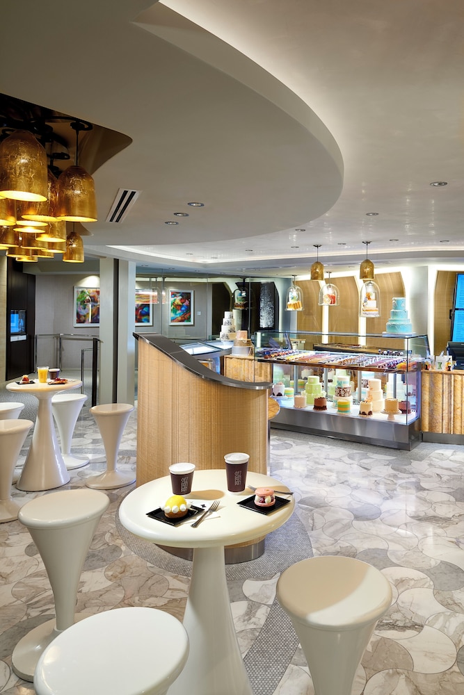 Fontainebleau Miami Beach 30/46