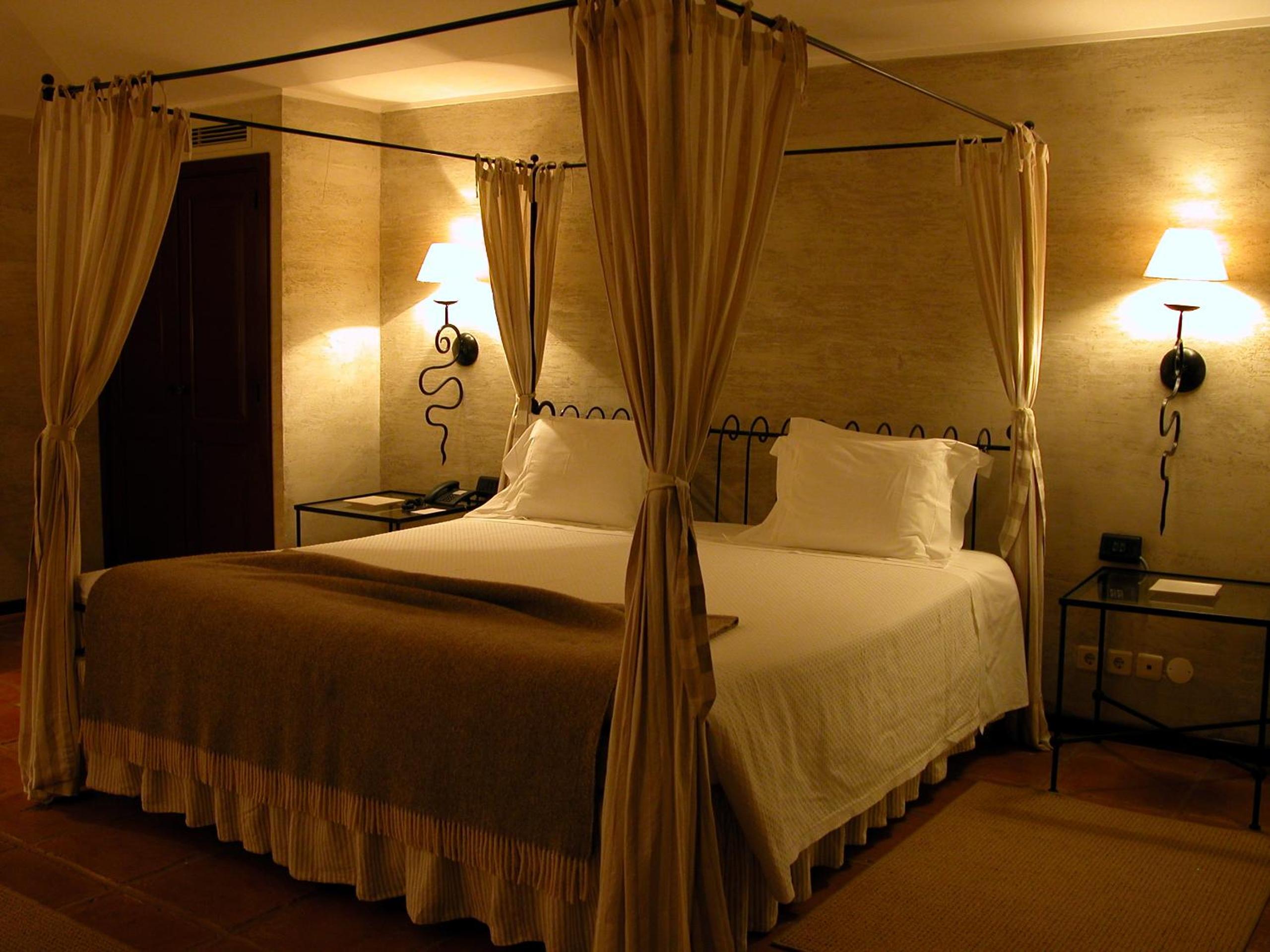 Deluxe, Double Bed