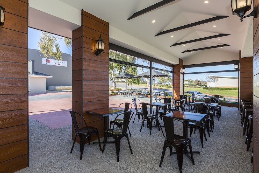 Gallery Hotel 65/71