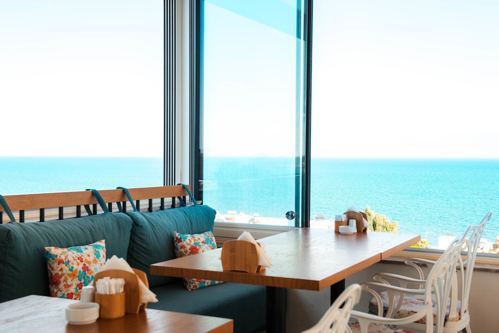 Port Marina Hotel 21/31