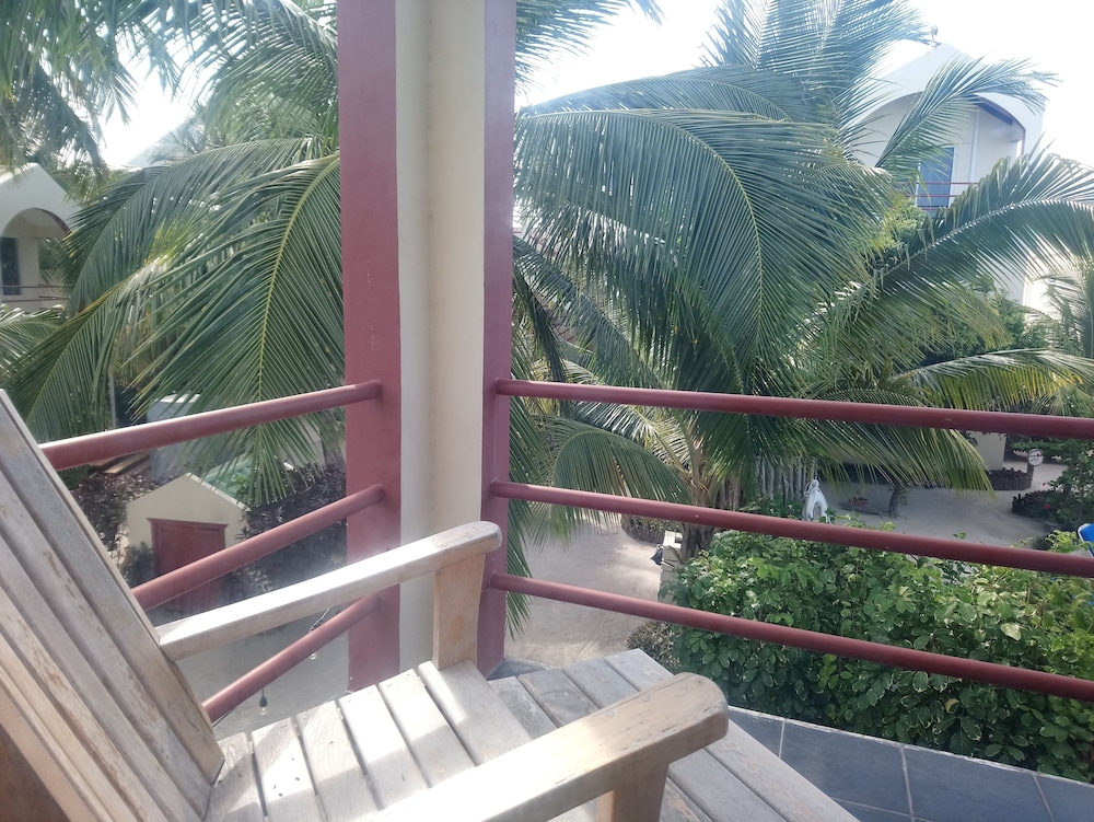 Tres Cocos Resort 40/67