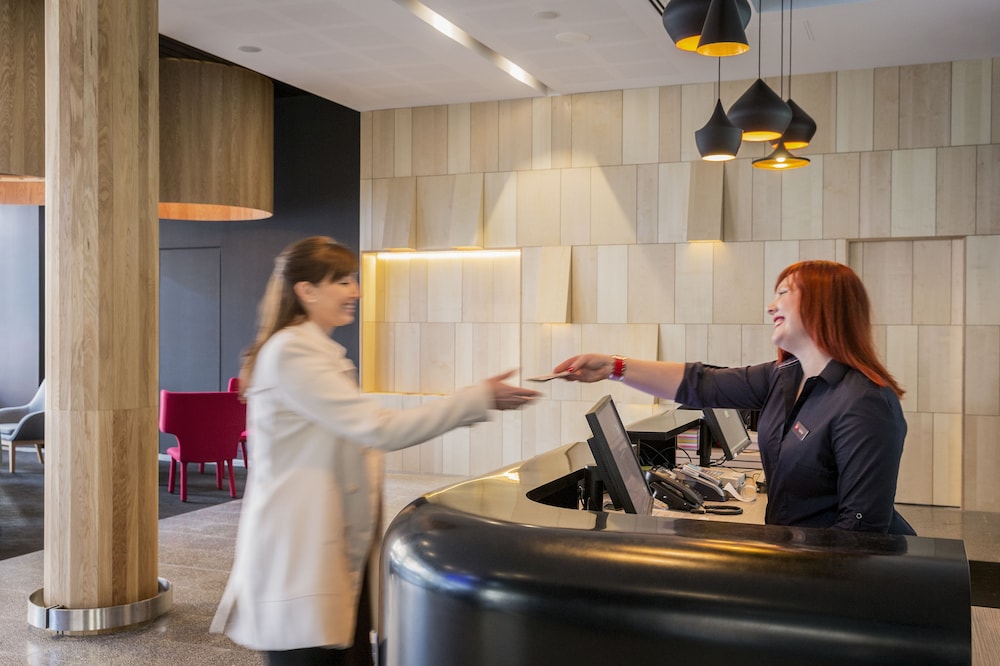 IBIS ADELAIDE 37/71