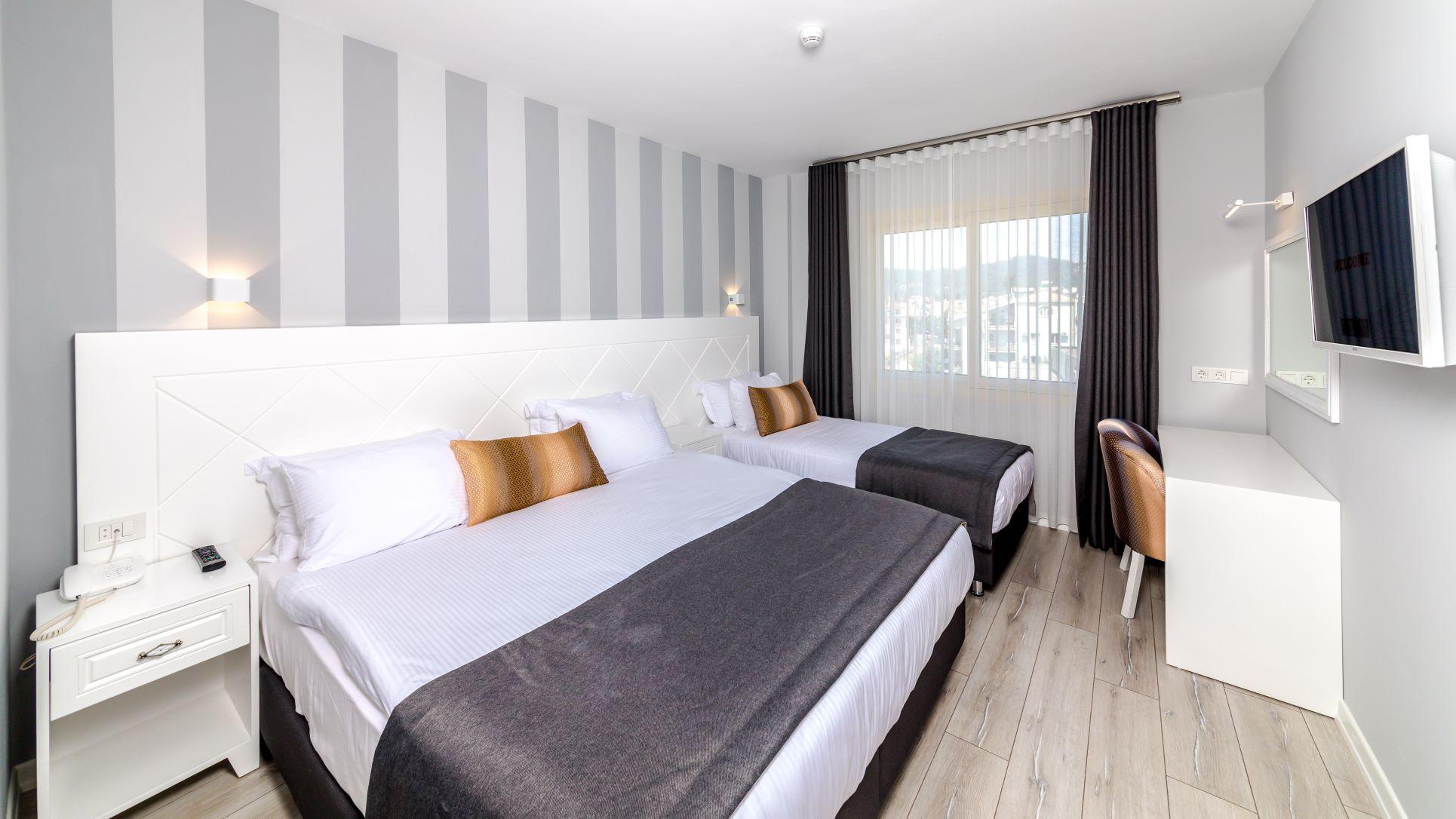 Room, Double Bed, Balcony, Smoking
