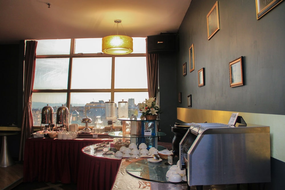Shervinton Executive Boutique Hotel 33/60