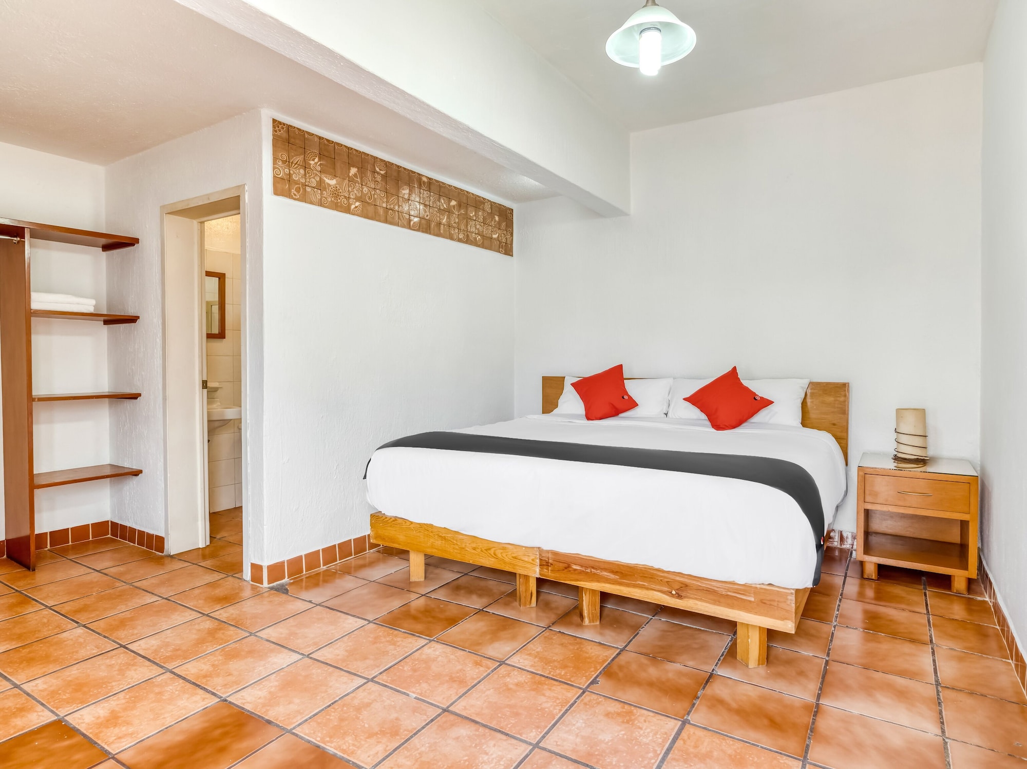 STANDARD, KING BED