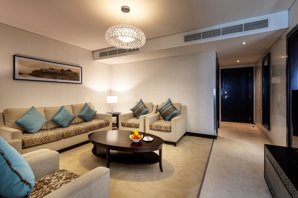 Holiday Inn Muscat al Seeb by IHG 40/73
