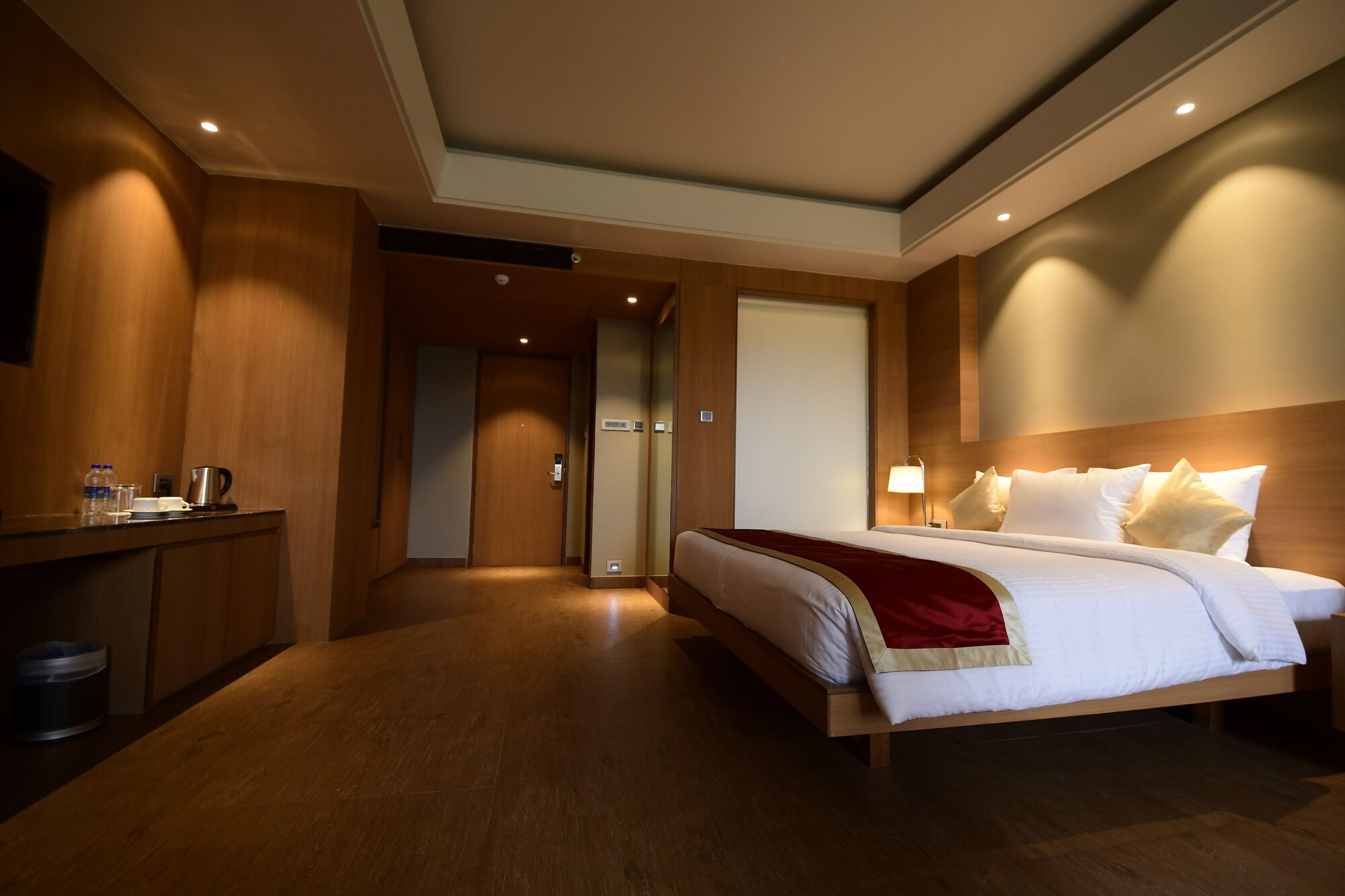 HONEYMOON, SUITE