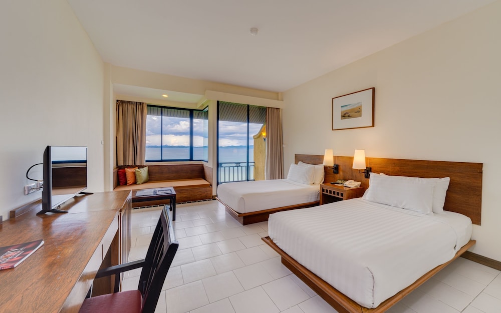 DELUXE SEA VIEW