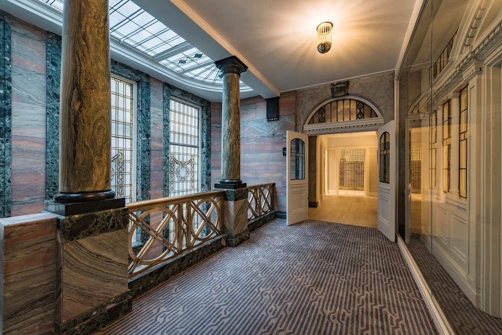 Stock Exchange Hotel 24/46