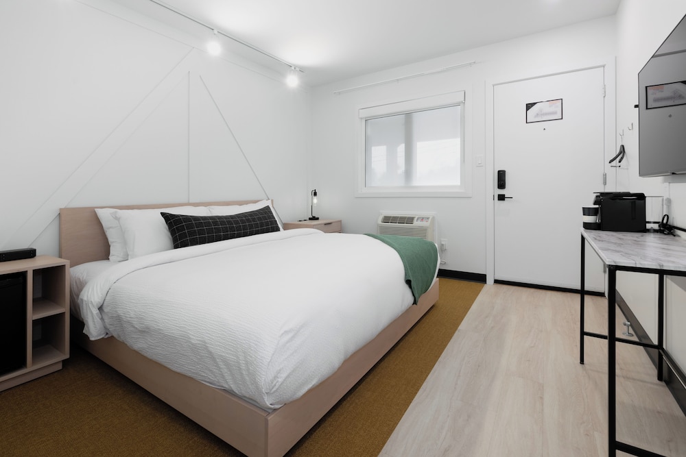 Room at Gravity Haus Revelstoke, REVELSTOKE