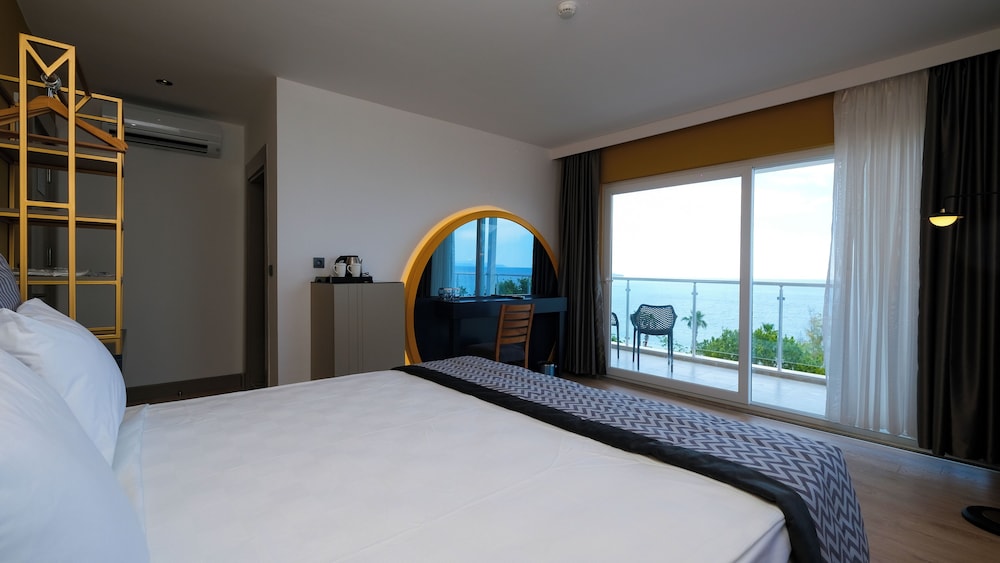 suite, terrace
