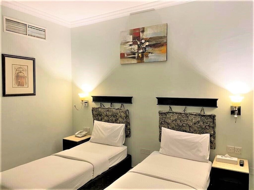DELUXE, TWIN BEDS