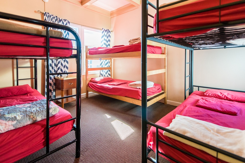 European Hostel 25/51