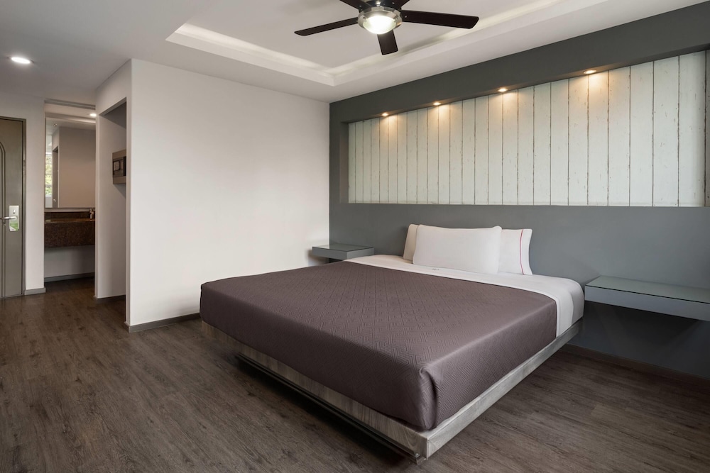 Hotel MX congreso CDMX, Trademark Collection by Wyndham 10/48