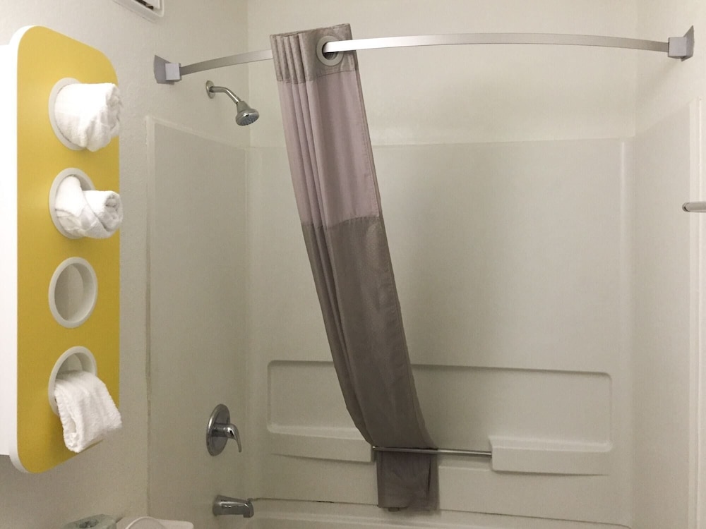 غرفة ديلوكس بسرير كوين لذوي الإعاقة، Motel6 Kingsland, GA - Kings Bay Naval Interstate 95 3/3