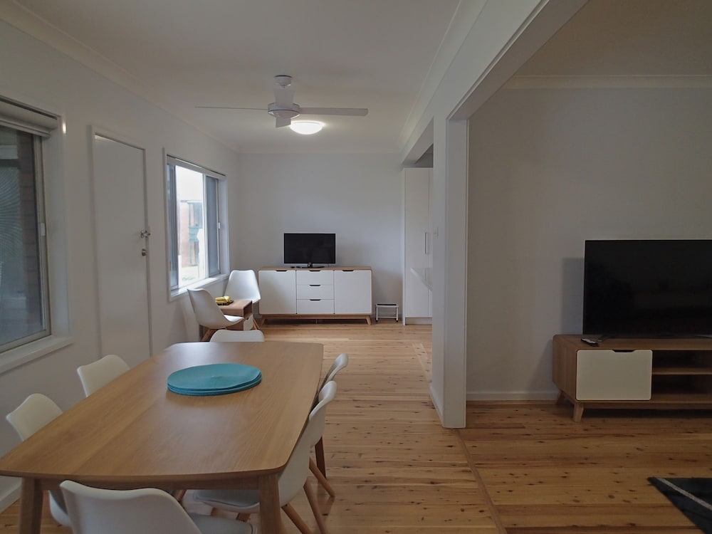 DUNGOWAN HOLIDAY ACCOMODATION 55/75