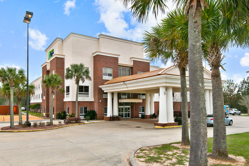 Holiday Inn Express and Suites Lucedale Hotel 71/76