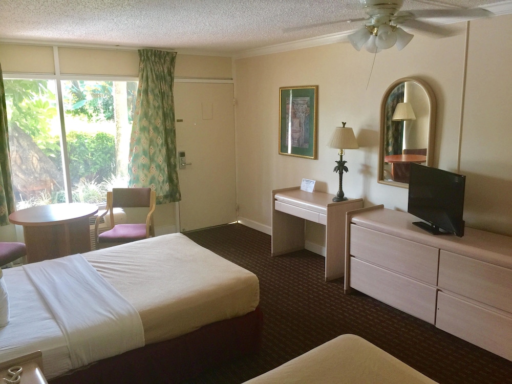 Grand Palms Resort 27/58