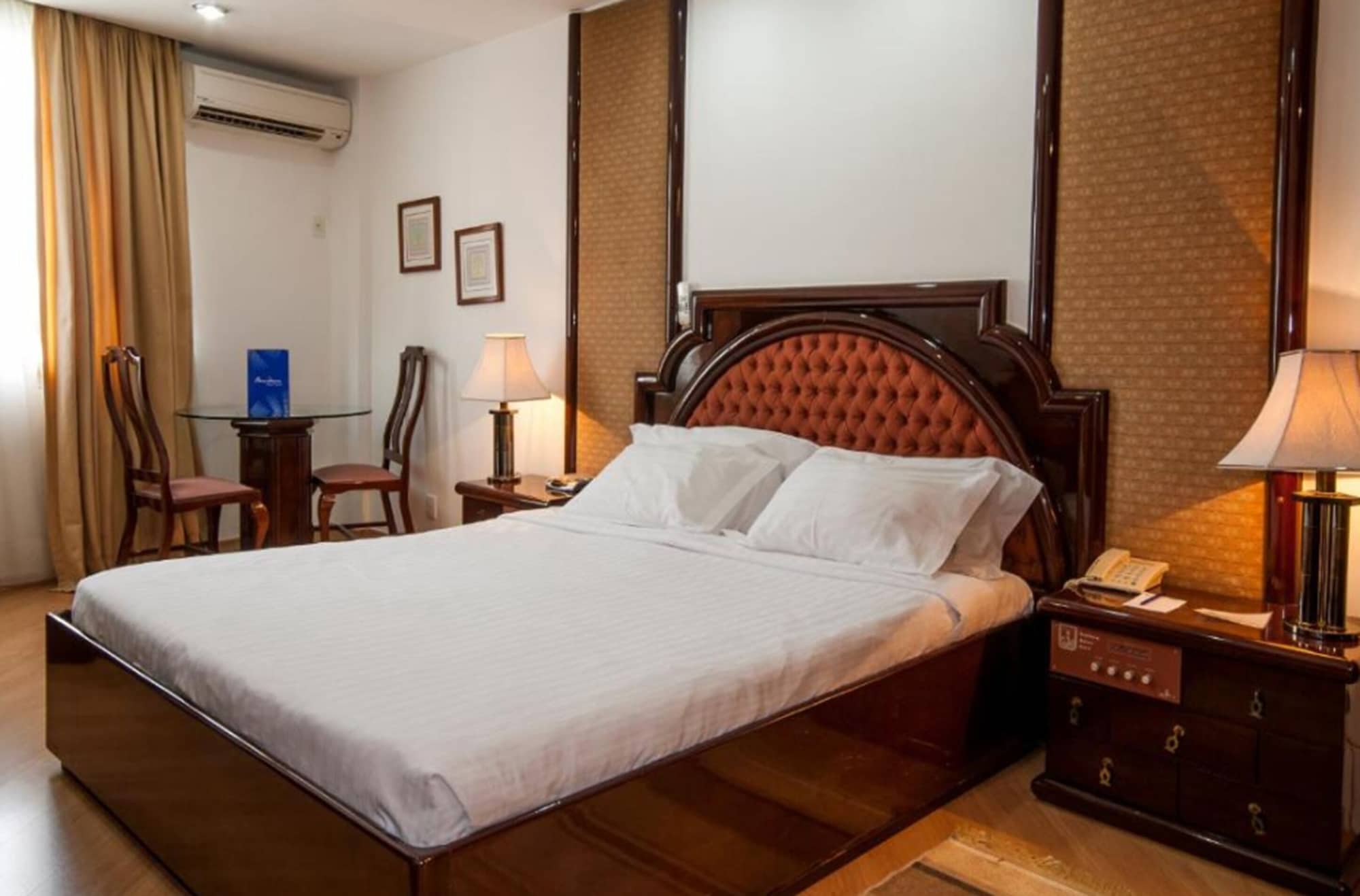DELUXE, DOUBLE BED