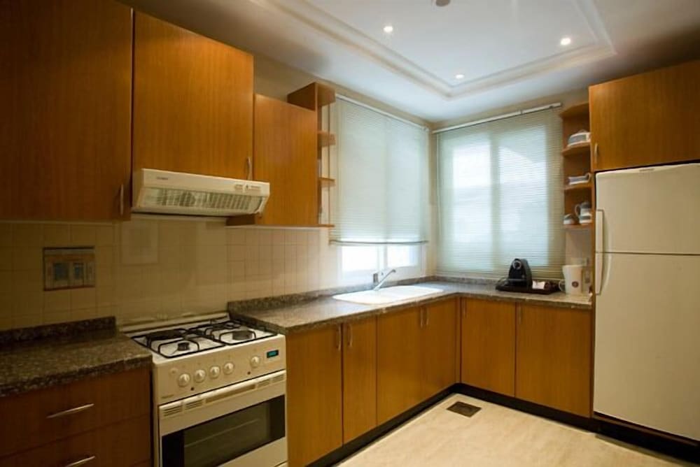 Lahoya Homes, Beirut 17/50